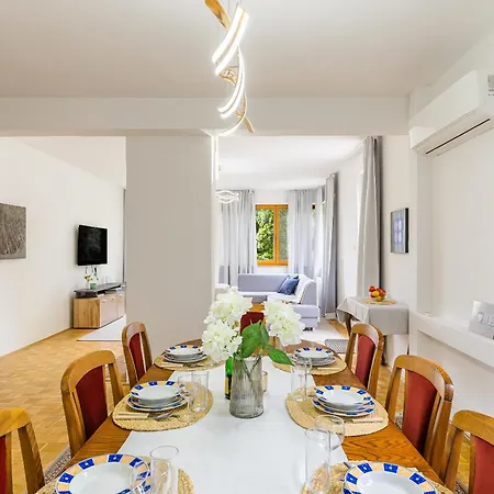 Grand Forest Escape Holiday home