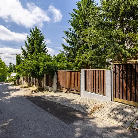 Nyaraló Grand Forest Escape Pozsony