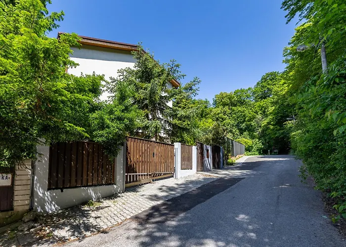 Grand Forest Escape Hébergement de vacances Bratislava
